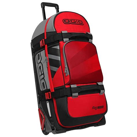 ogio travel bag with wheels.